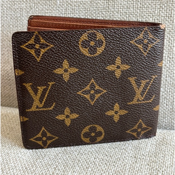 Louis Vuitton Monogram Men’s Bifold Wallet - Picture 2 of 5